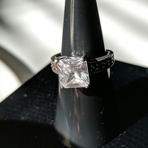 Substitute Silver Engagement Ring - size 7 - Picture 5 of 7